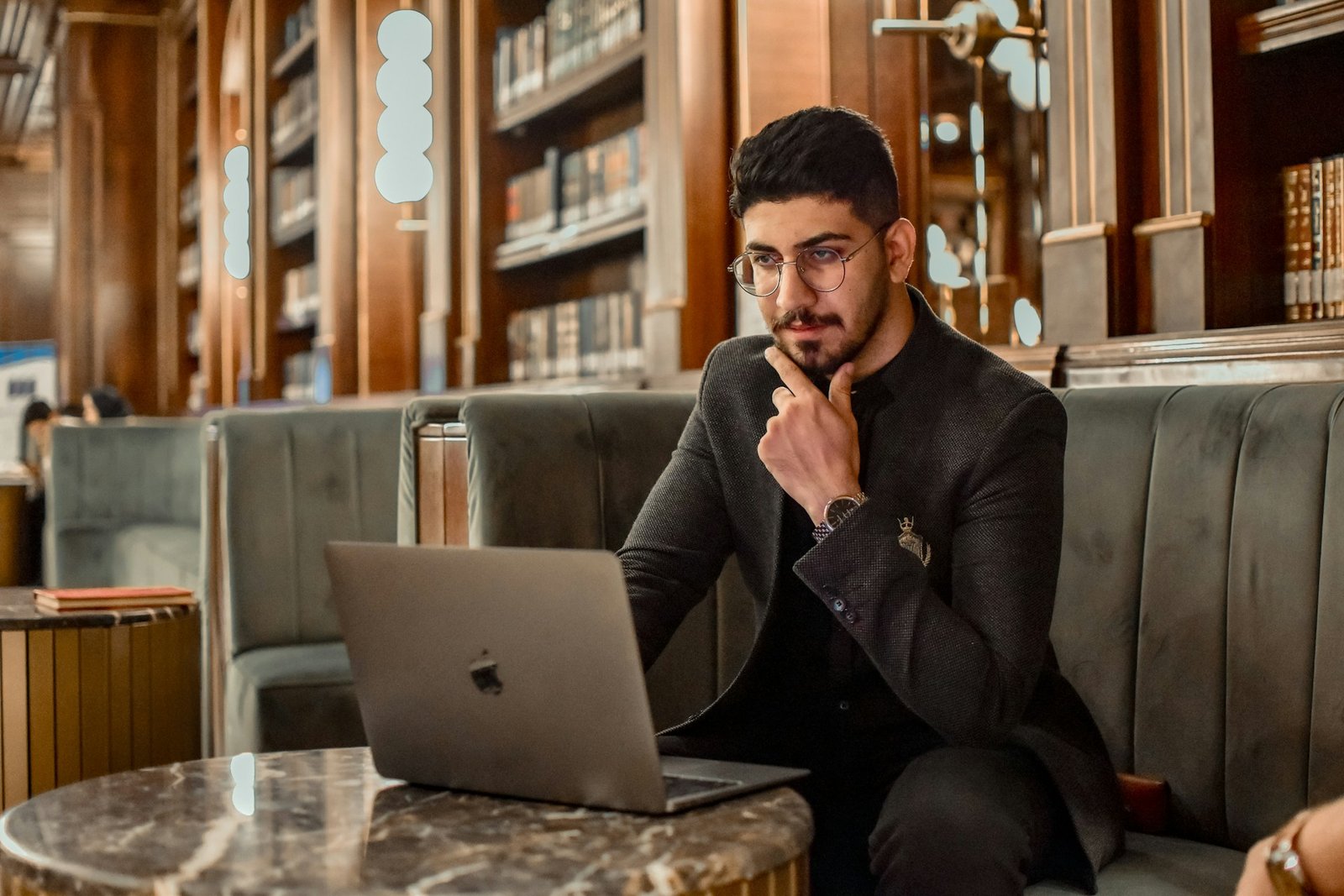 Como Criar um Portfólio Online Atraente e Profissional para Acompanhantes de Luxo